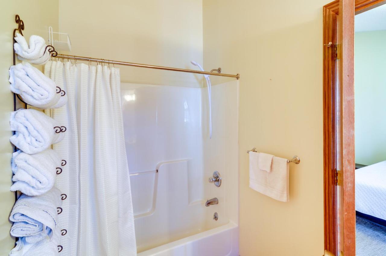 Burnside Resort Cabin With Hot Tub And Outdoor Spots! Екстер'єр фото